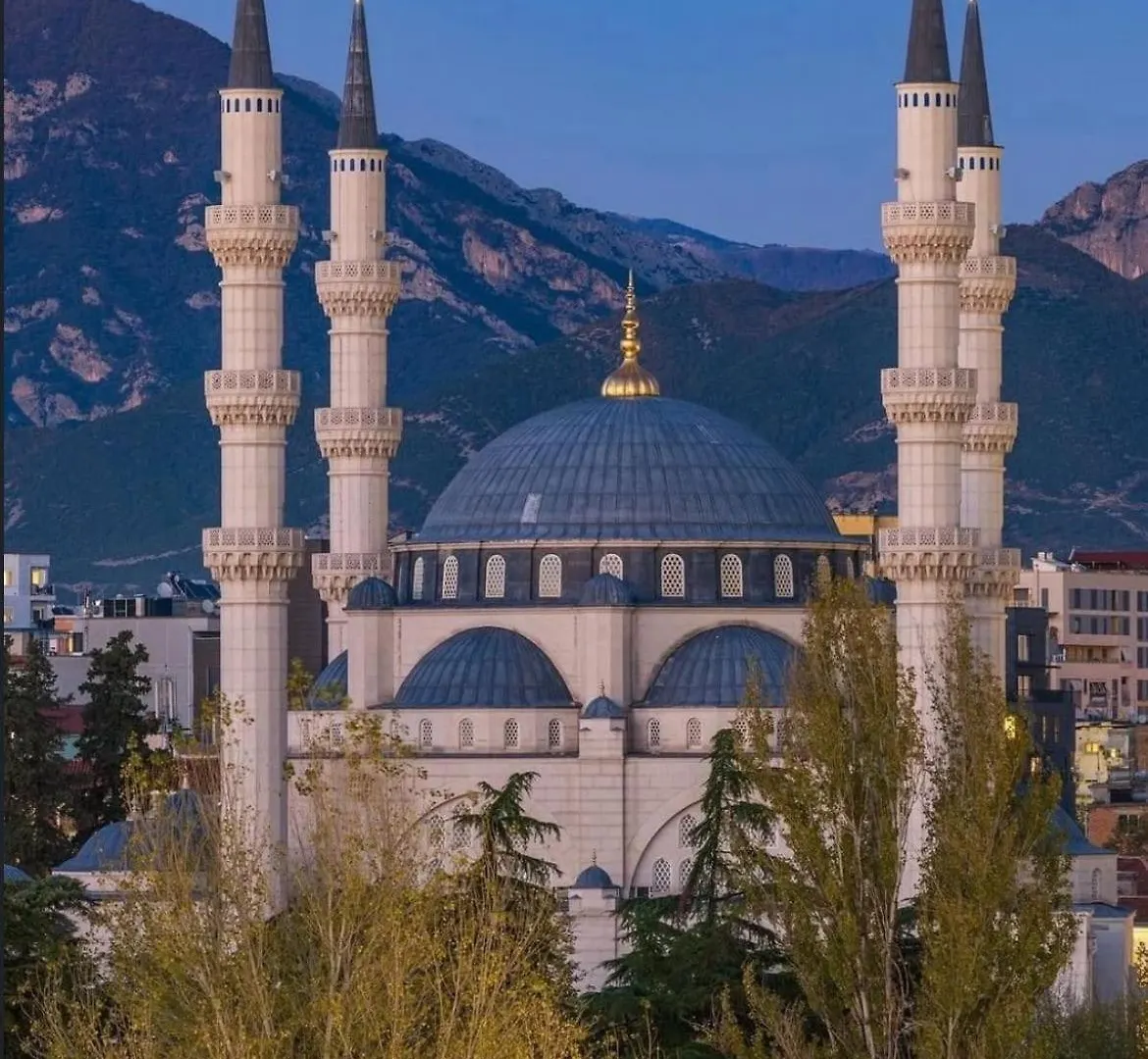 Skanderbeg Oasis Tirana Central